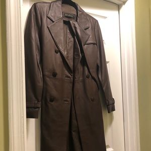 Trench genuine leather jacket. Never been worn. ❤️